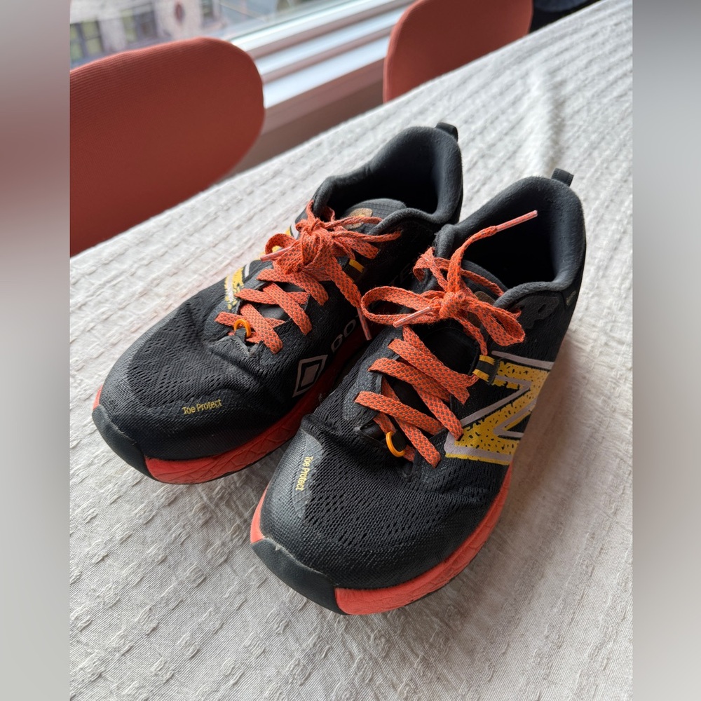 Men’s Size 9 Fresh Foam Gore-Tex New Balance